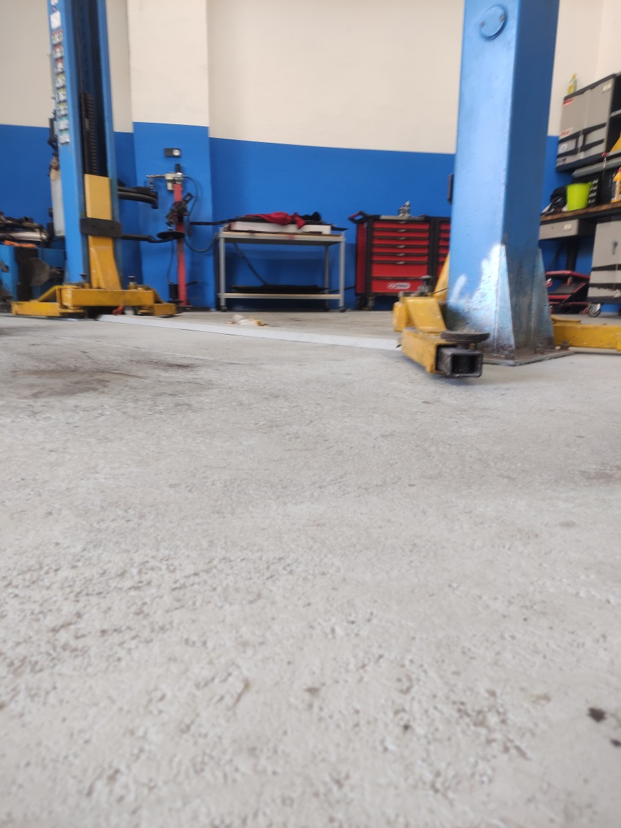 Autoslužby – klempířina, lakování, pneuservis