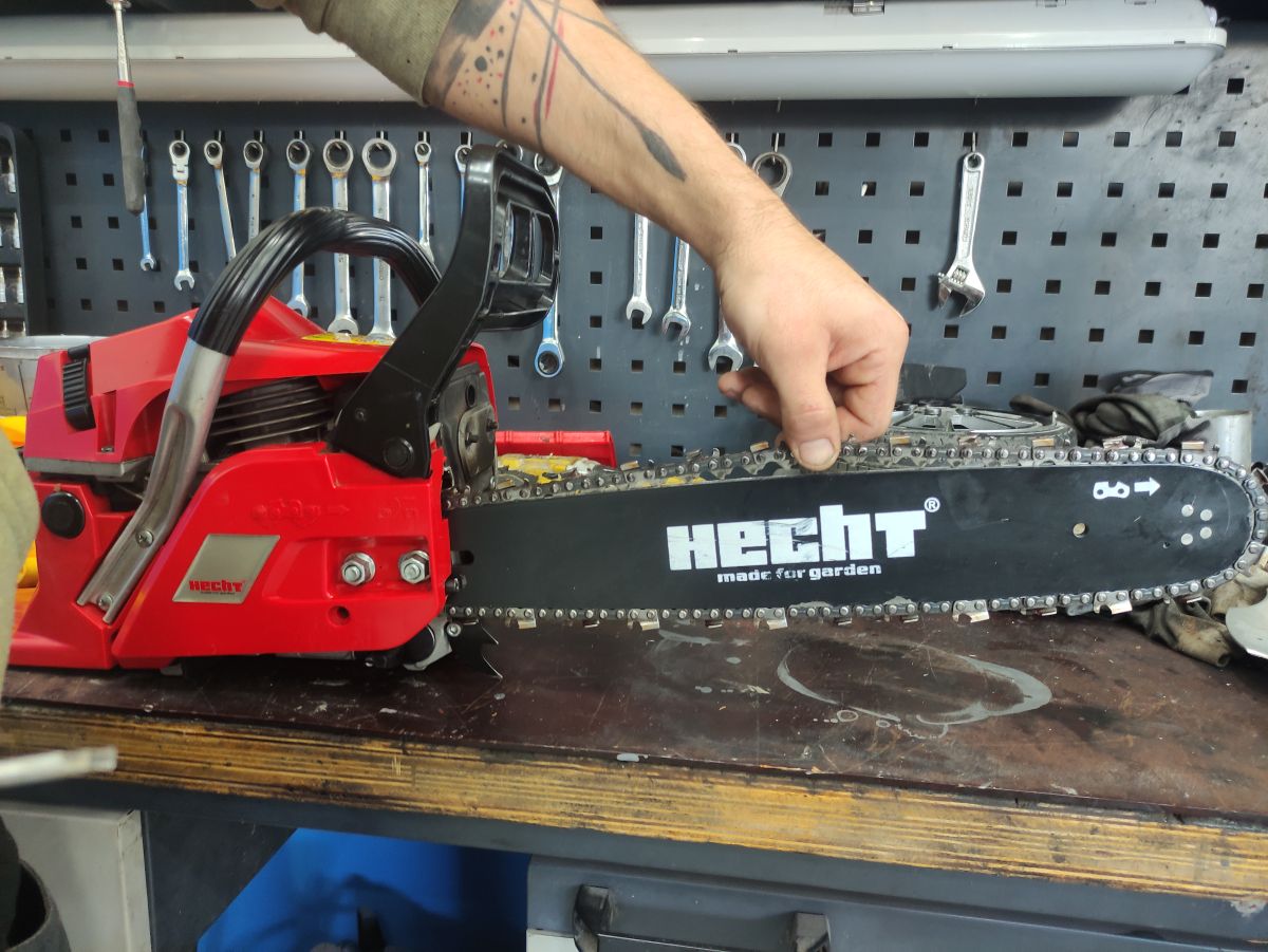 Čištění a servis sekaček, pil a křovinořezů